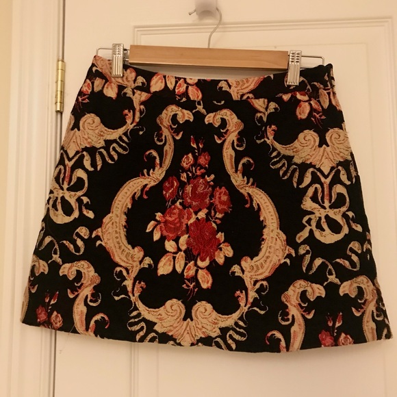 Forever 21 detailed skirt - Picture 1 of 2